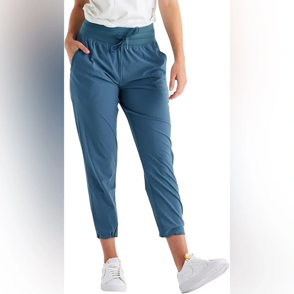 Free Fly Women's Breeze Cropped Pant - Lightweight UPF 50+ size large